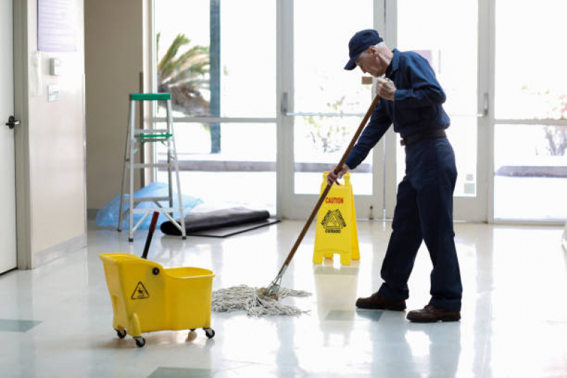 Empresa de Equipe de Limpeza Socorro - Equipe Especializada de Limpeza Predial