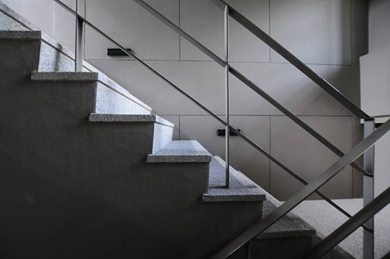 Limpezas e Conservação de Condomínios Preço Jardim Europa - Limpeza Escadas Condomínio