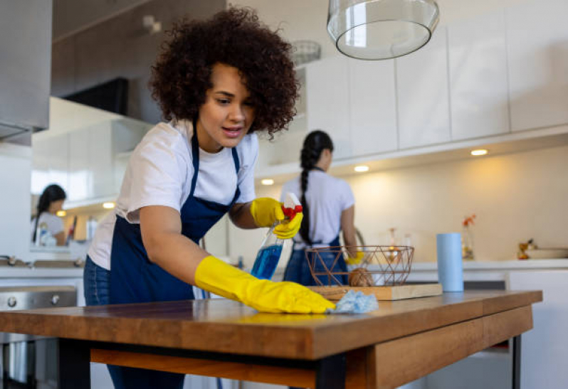 Serviço de Limpeza em Condomínios Preço Vargem Grande Paulista - Serviços Limpeza Doméstica